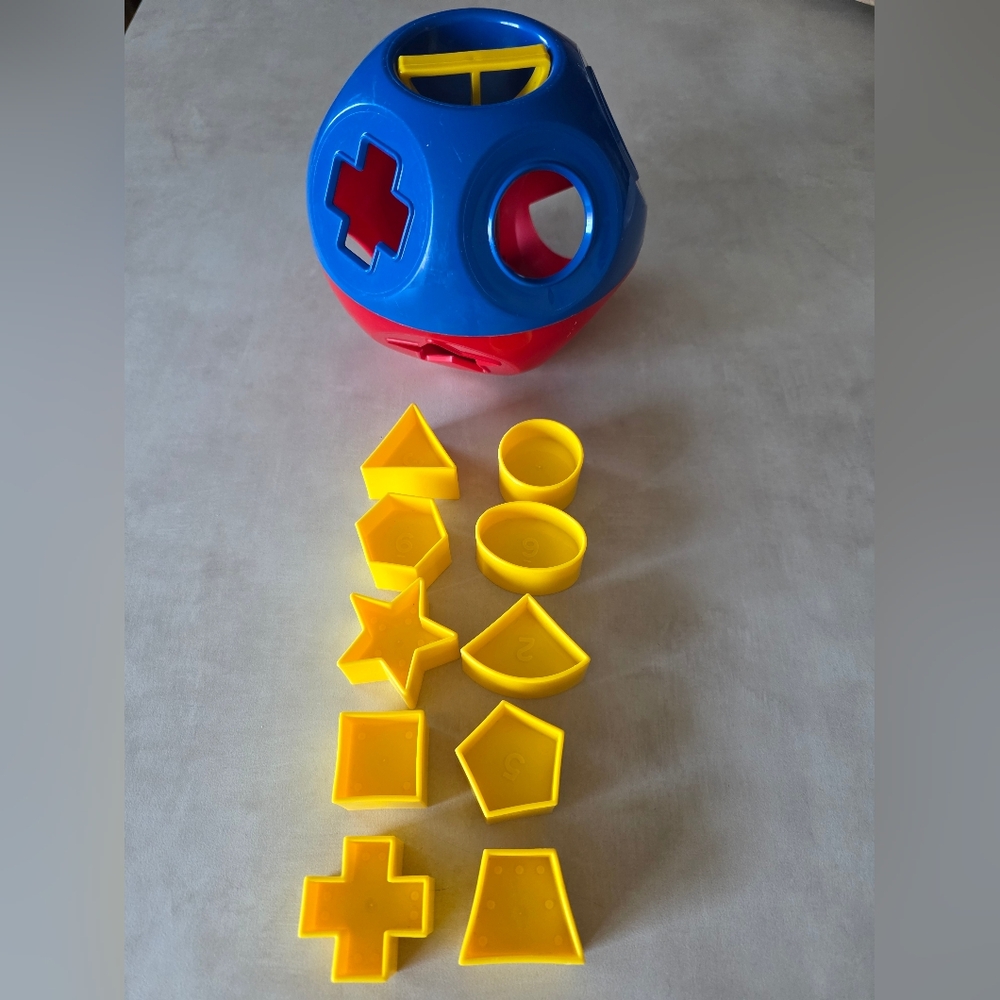 Vintage Tupperware Shape Sorting Toy with Blue and Red Sphere